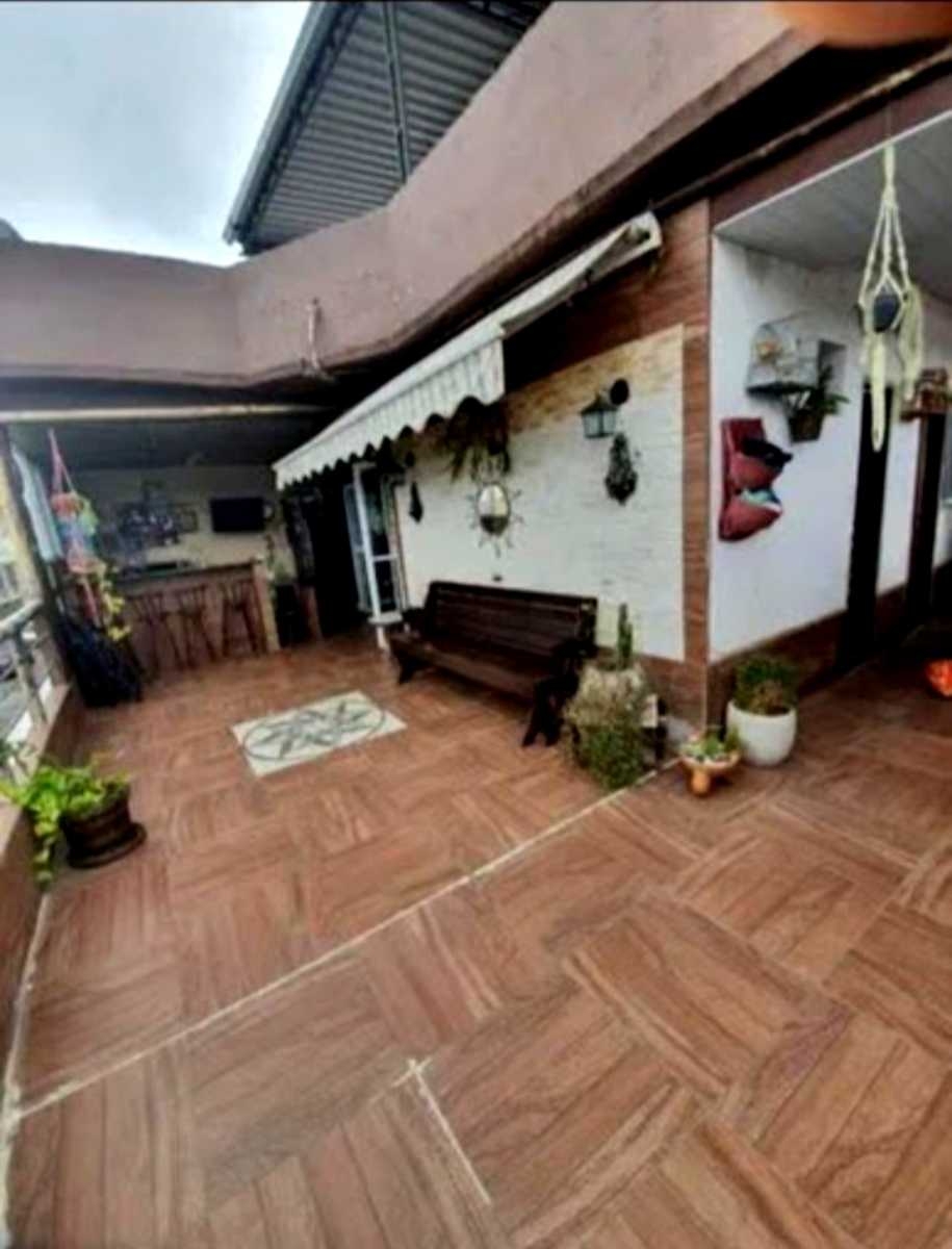 Cobertura à venda com 2 quartos, 160m² - Foto 1