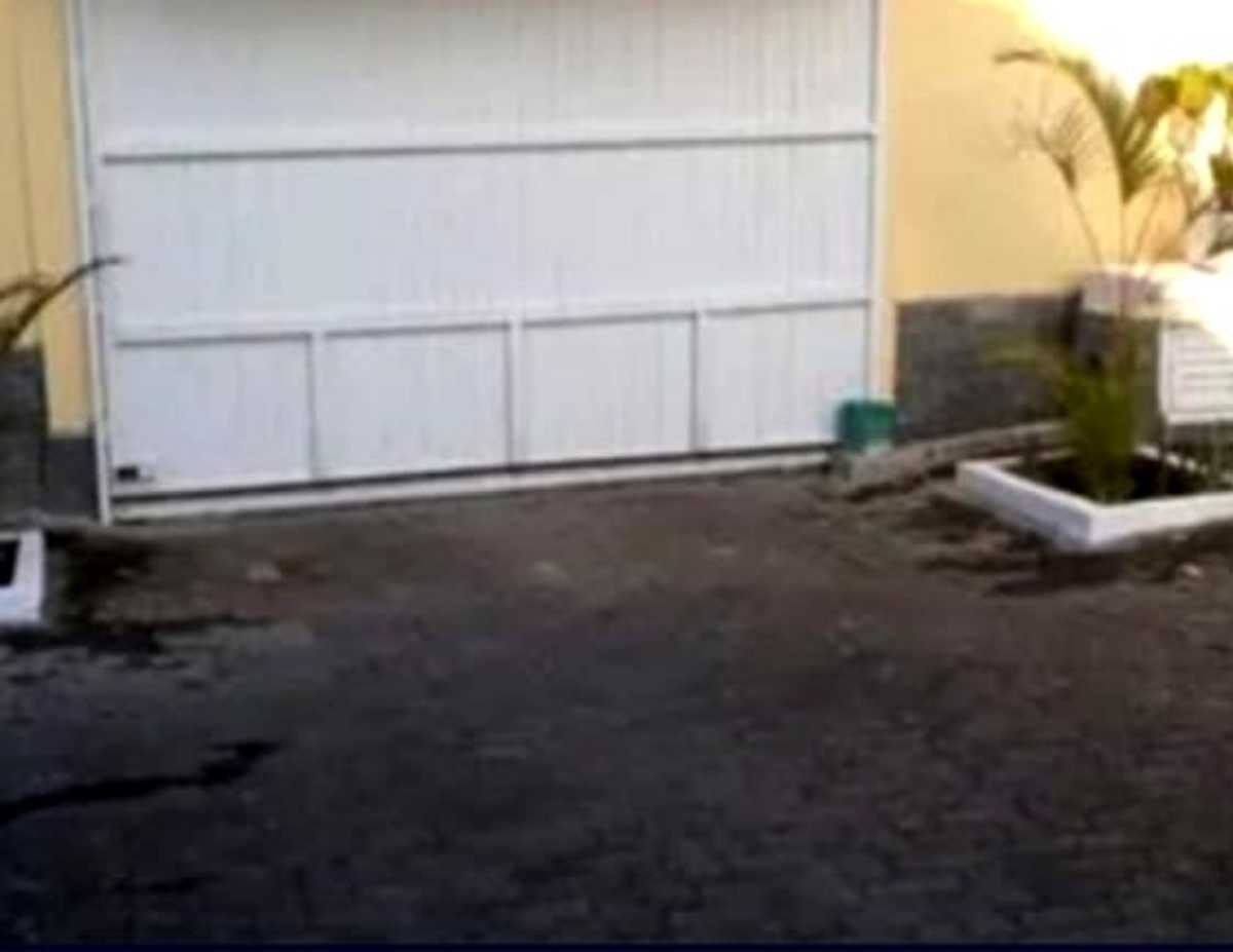 Casa à venda com 3 quartos, 100m² - Foto 17