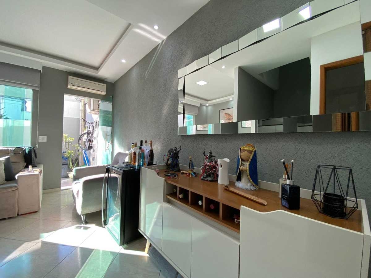 Casa à venda com 2 quartos, 72m² - Foto 2
