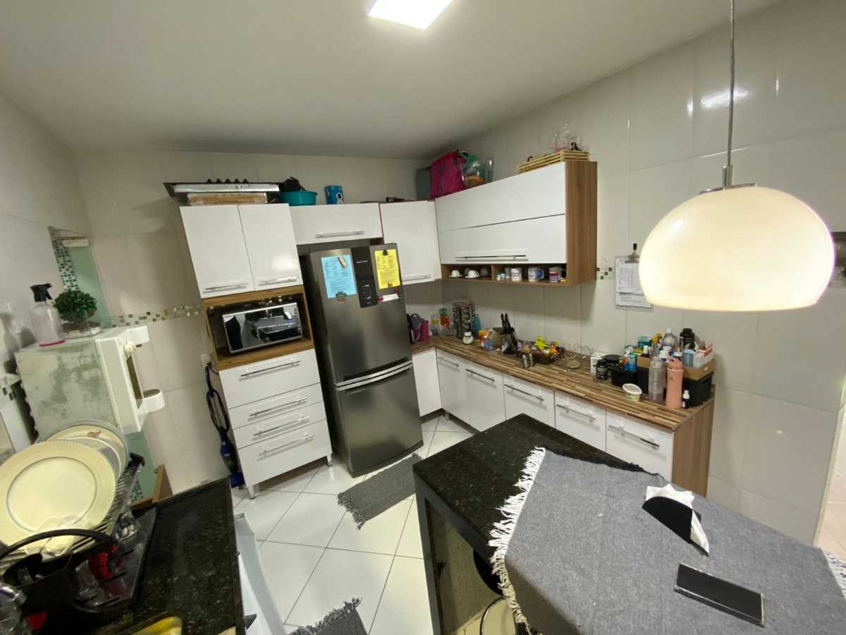 Casa à venda com 2 quartos, 72m² - Foto 4