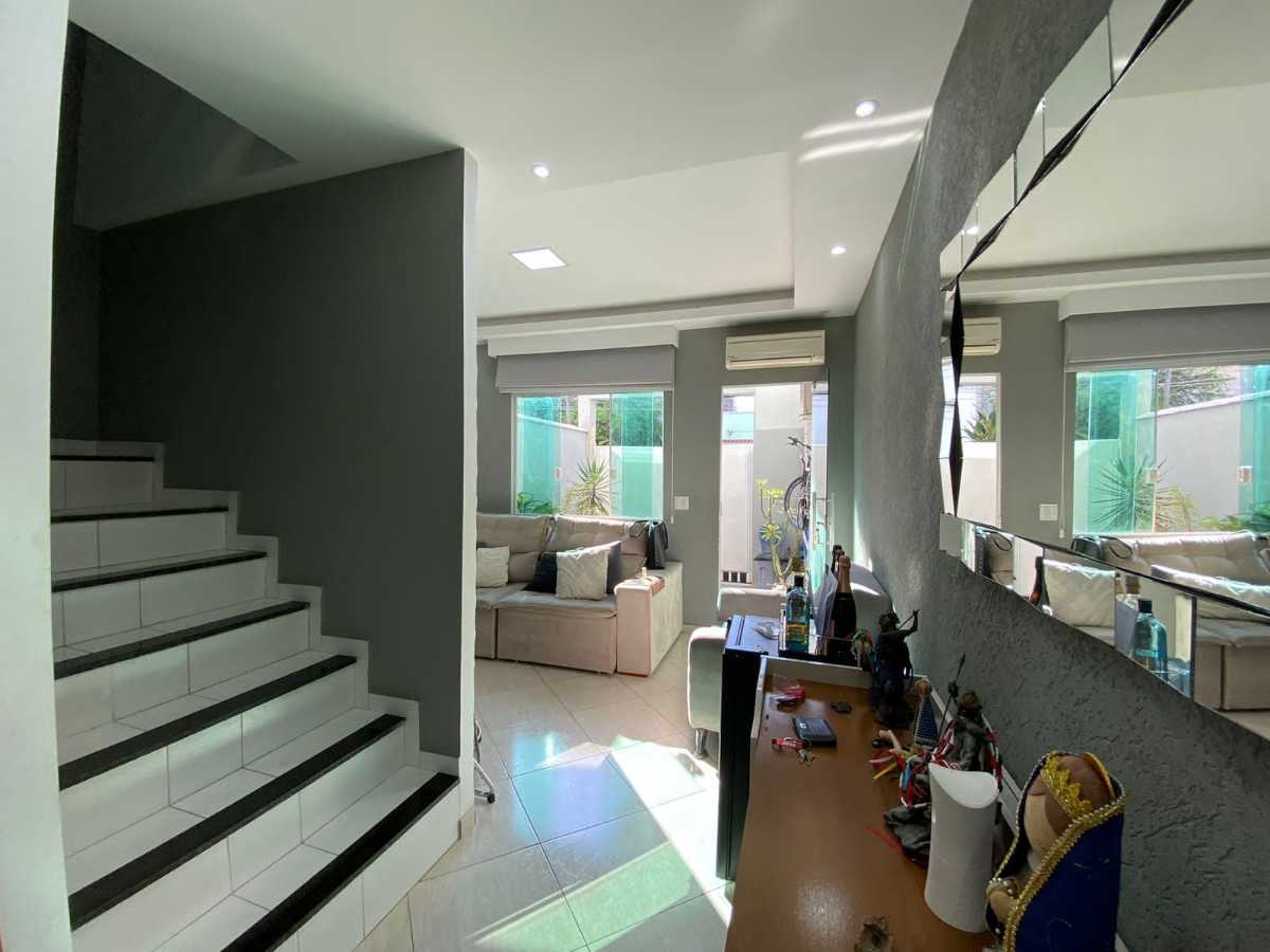 Casa à venda com 2 quartos, 72m² - Foto 11
