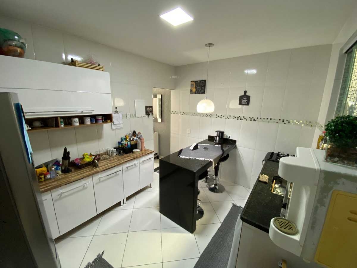 Casa à venda com 2 quartos, 72m² - Foto 12