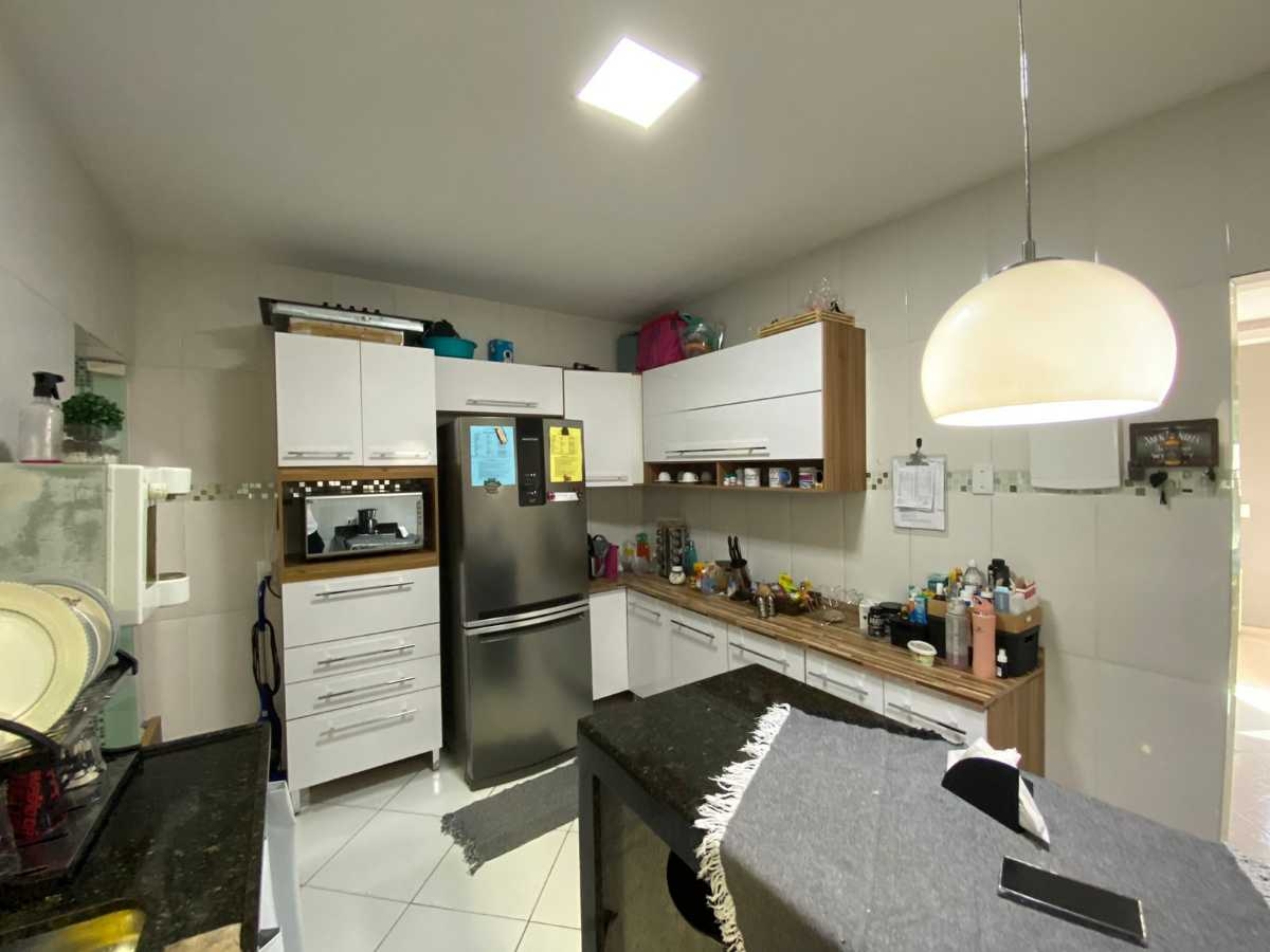 Casa à venda com 2 quartos, 72m² - Foto 13