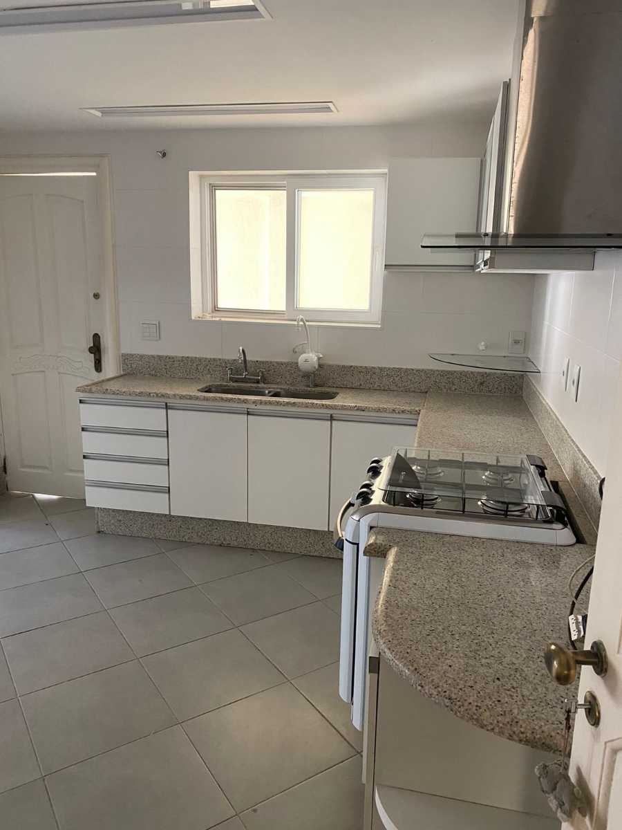 Casa à venda com 6 quartos, 450m² - Foto 15