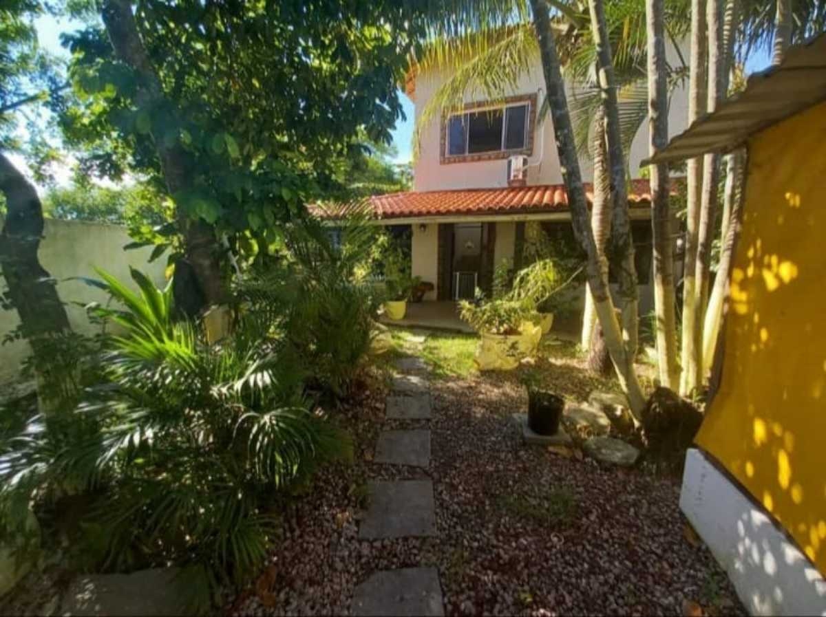 Casa à venda com 3 quartos, 360m² - Foto 1