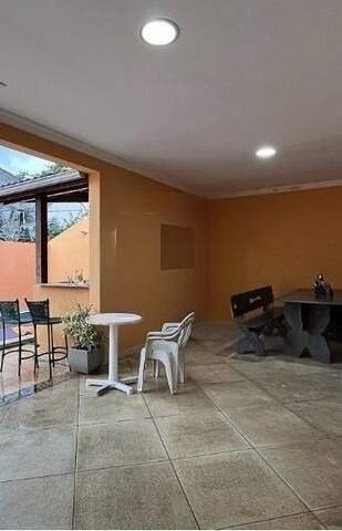 Casa à venda com 3 quartos, 200m² - Foto 4