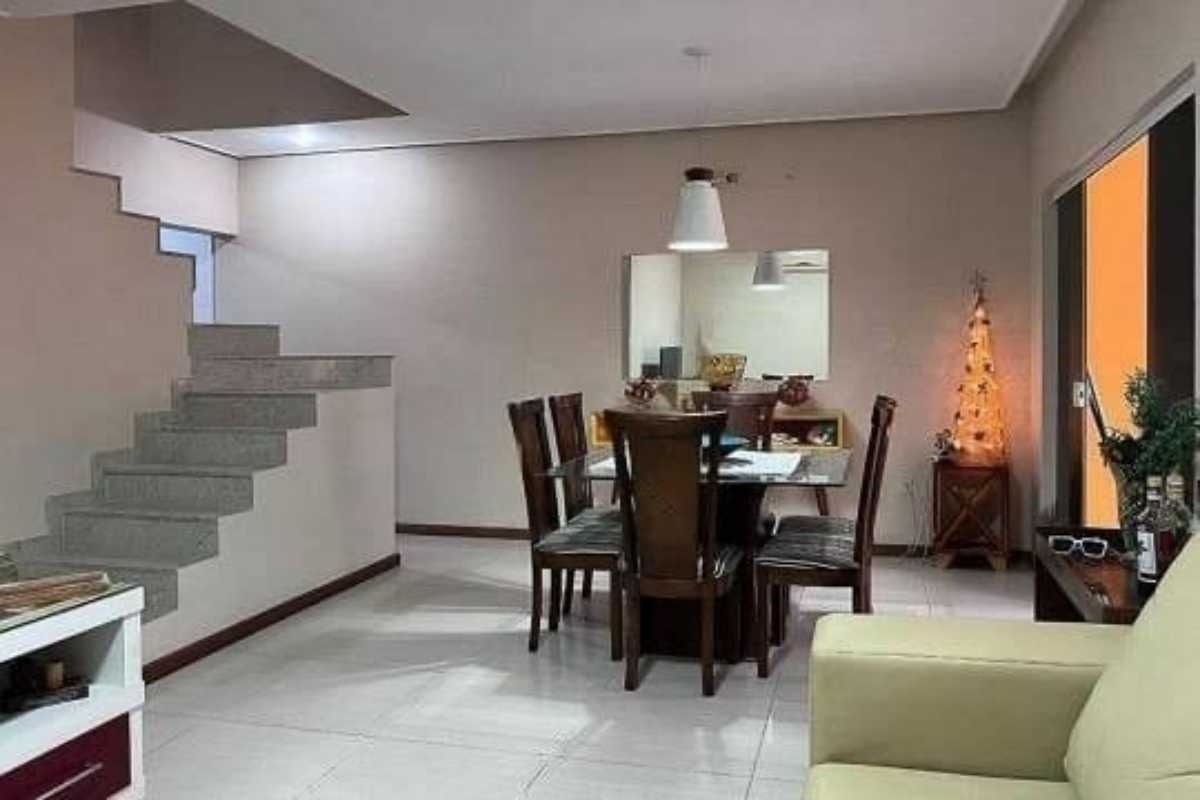 Casa à venda com 3 quartos, 200m² - Foto 9