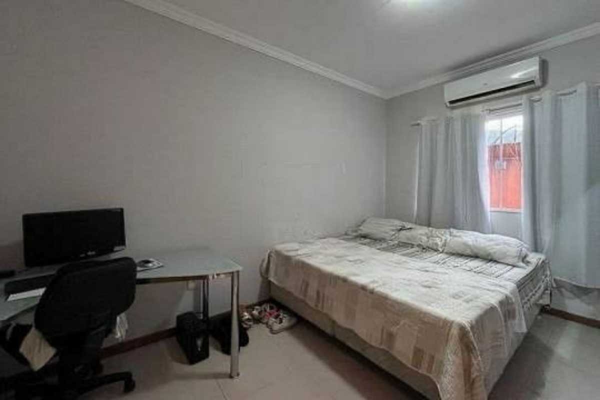 Casa à venda com 3 quartos, 200m² - Foto 14