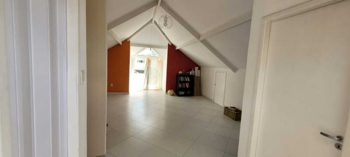 Casa à venda com 3 quartos, 200m² - Foto 25