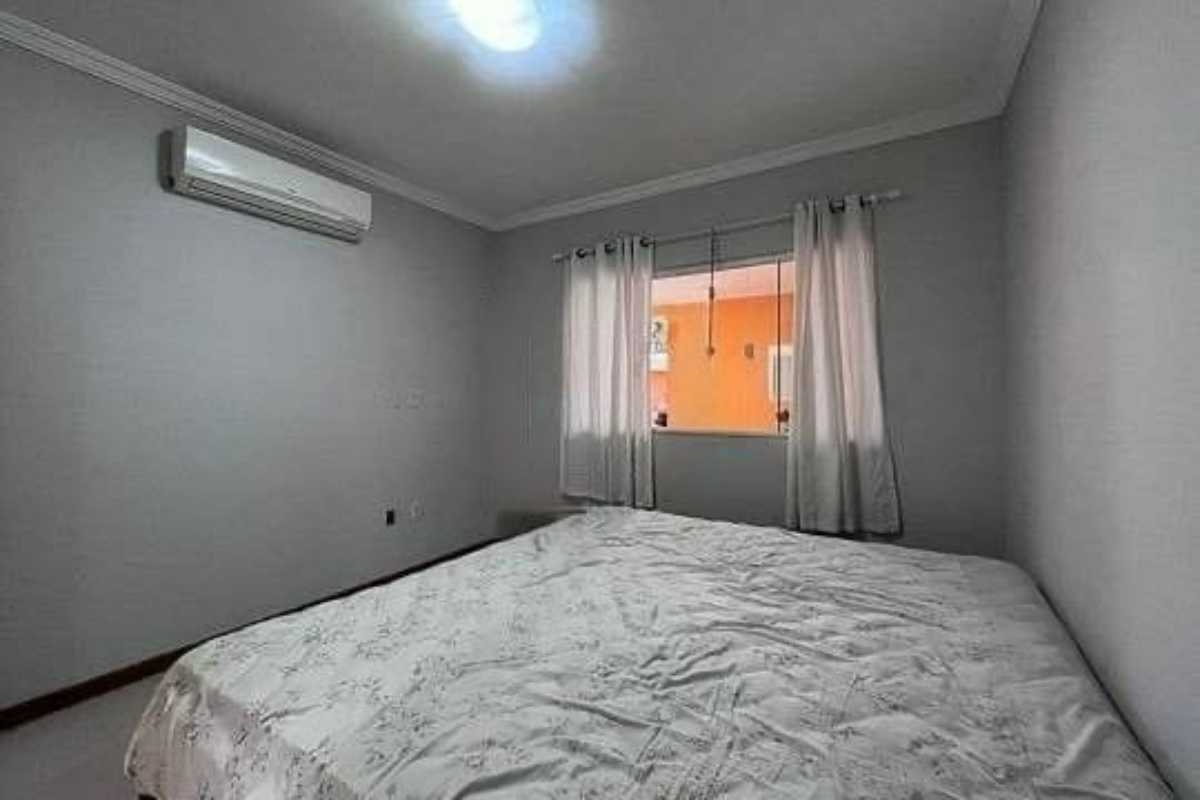 Casa à venda com 3 quartos, 200m² - Foto 30