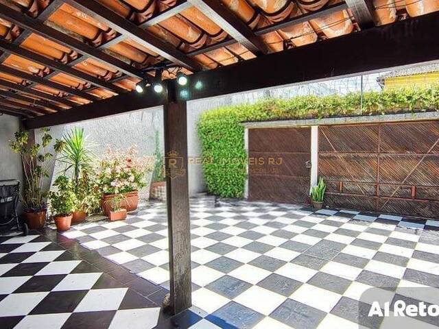 #Real879 - Casa Duplex para Venda em Rio de Janeiro - RJ