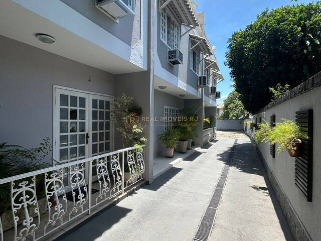 #Real902 - Casa Triplex para Locação em Rio de Janeiro - RJ