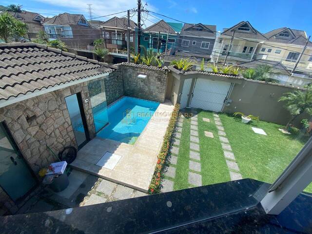 #Real1259 - Casa Duplex para Locação em Rio de Janeiro - RJ