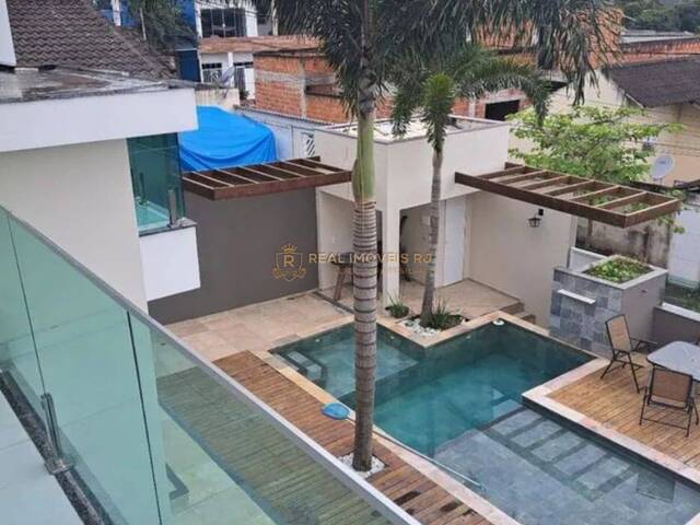 #Real1521 - Casa Duplex para Venda em Rio de Janeiro - RJ
