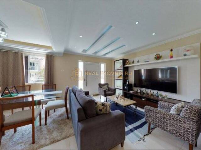 #Real1585 - Casa Duplex para Venda em Rio de Janeiro - RJ