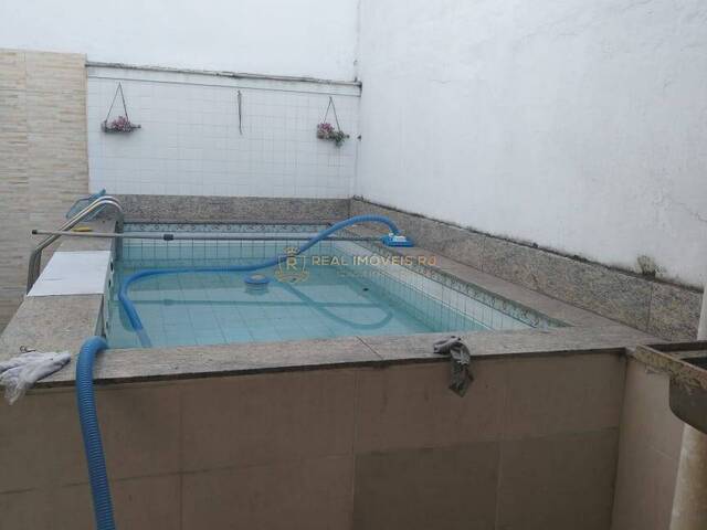 #Real1656 - Casa Duplex para Locação em Rio de Janeiro - RJ