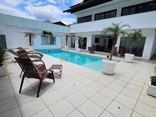 #Real1364 - Casa Duplex para Venda em Rio de Janeiro - RJ