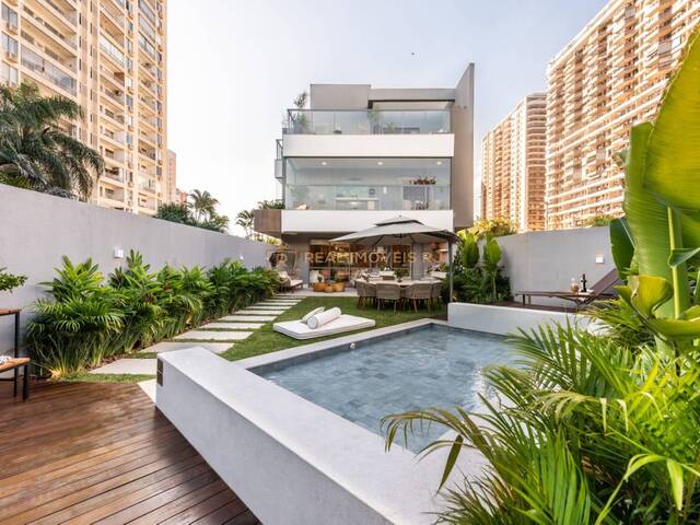 #2074 - Casa para Venda em Rio de Janeiro - RJ