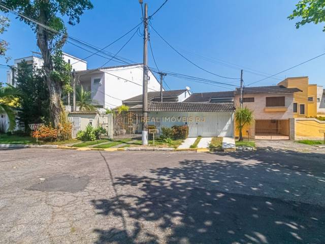 #Real2284 - Casa Duplex para Venda em Rio de Janeiro - RJ