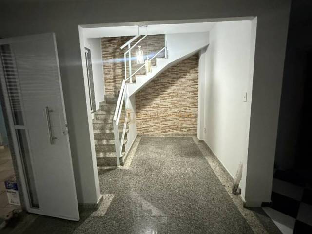 #Real2326 - Casa Duplex para Locação em Rio de Janeiro - RJ