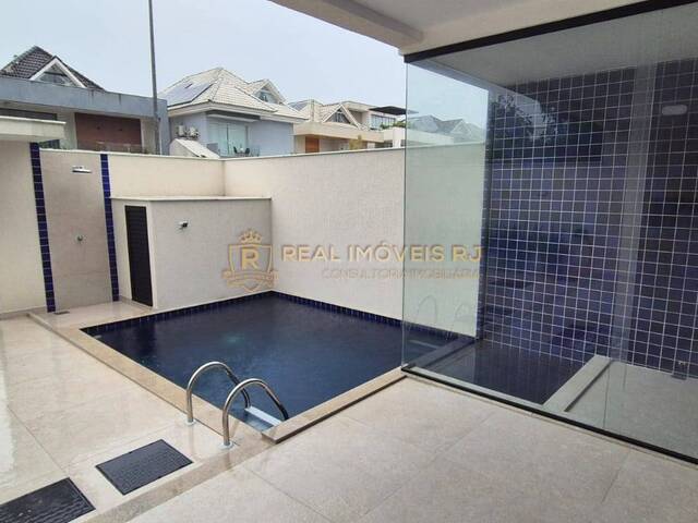 #Real2428 - Casa Triplex para Locação em Rio de Janeiro - RJ