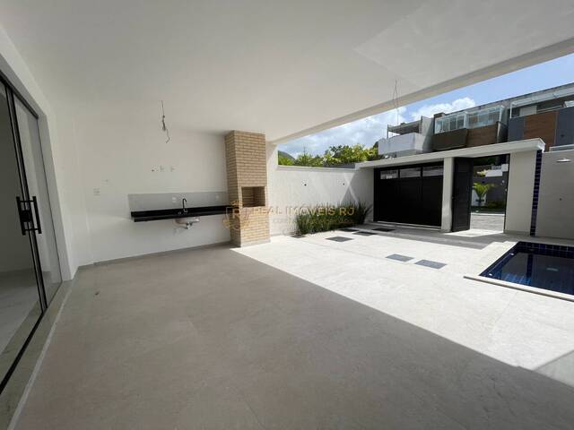 #Real2428 - Casa Triplex para Locação em Rio de Janeiro - RJ