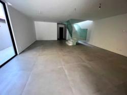 #Real1437 - Casa para Venda em Rio de Janeiro - RJ