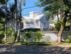#Real1143 - Casa Duplex para Venda em Rio de Janeiro - RJ
