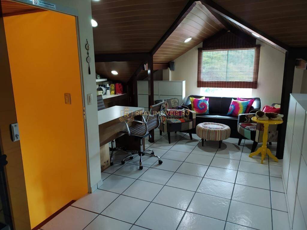 Casa, 3 quartos, 200 m² - Foto 11