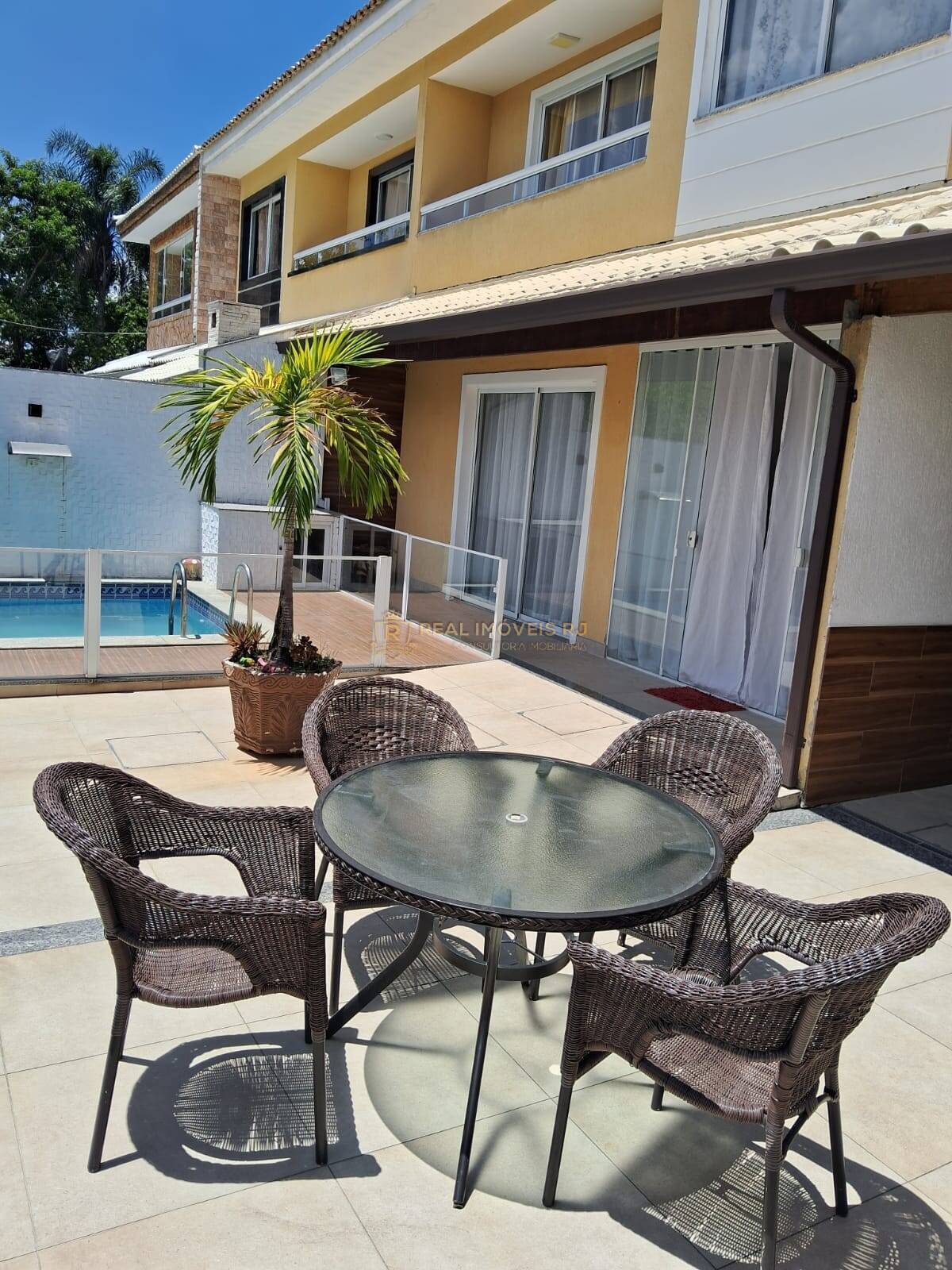 Casa, 4 quartos, 215 m² - Foto 2