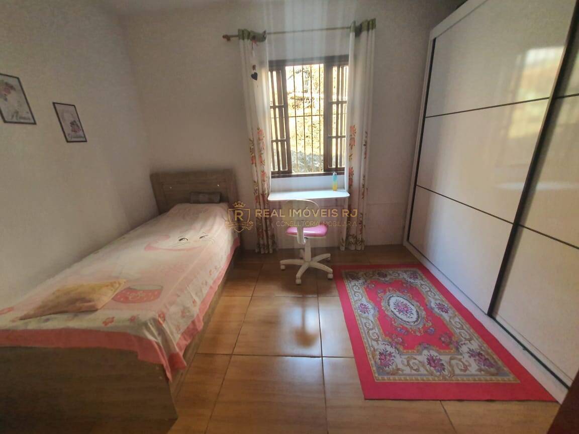 Casa à venda com 4 quartos, 326m² - Foto 12
