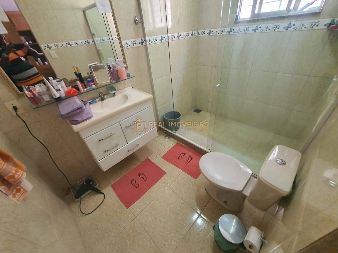 Casa à venda com 4 quartos, 326m² - Foto 16