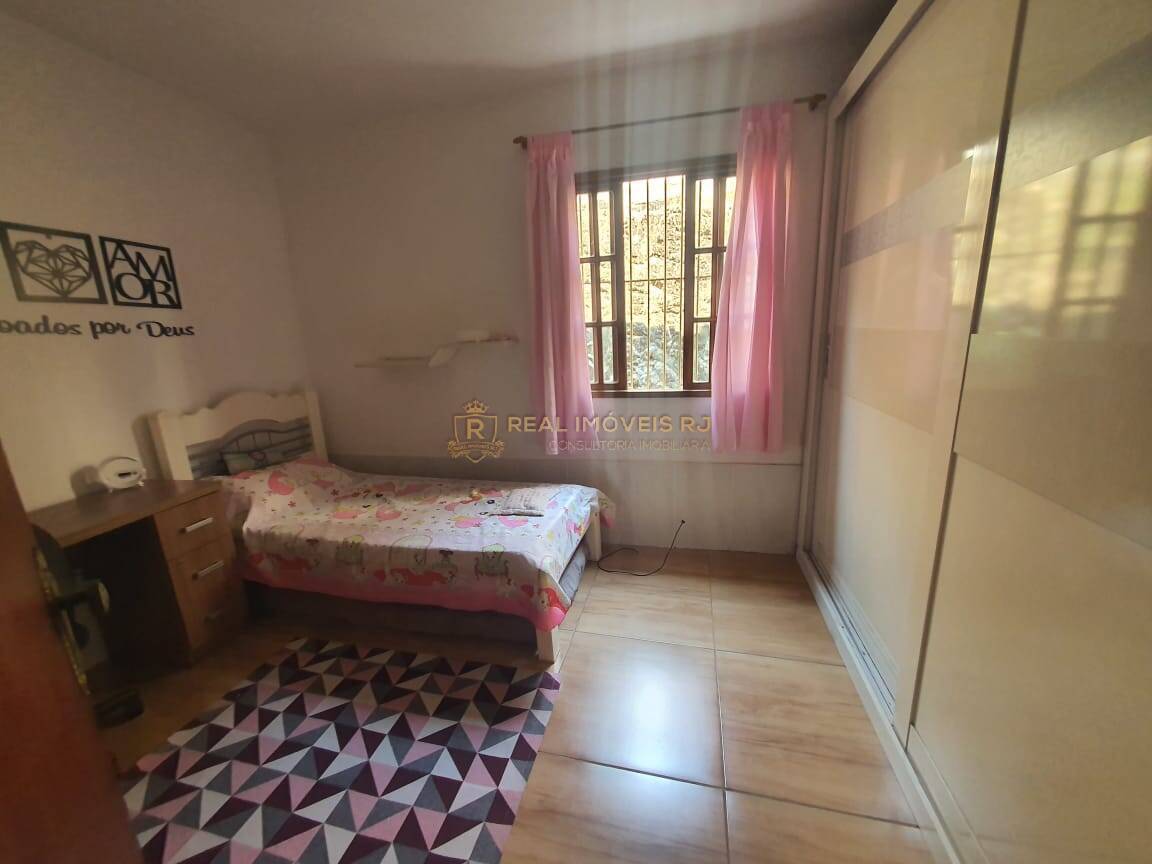 Casa à venda com 4 quartos, 326m² - Foto 14