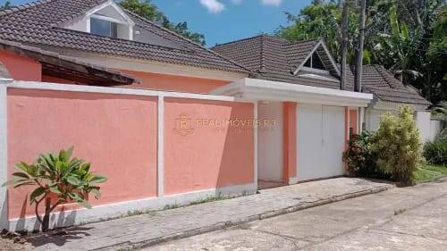 Casa à venda com 3 quartos, 200m² - Foto 2