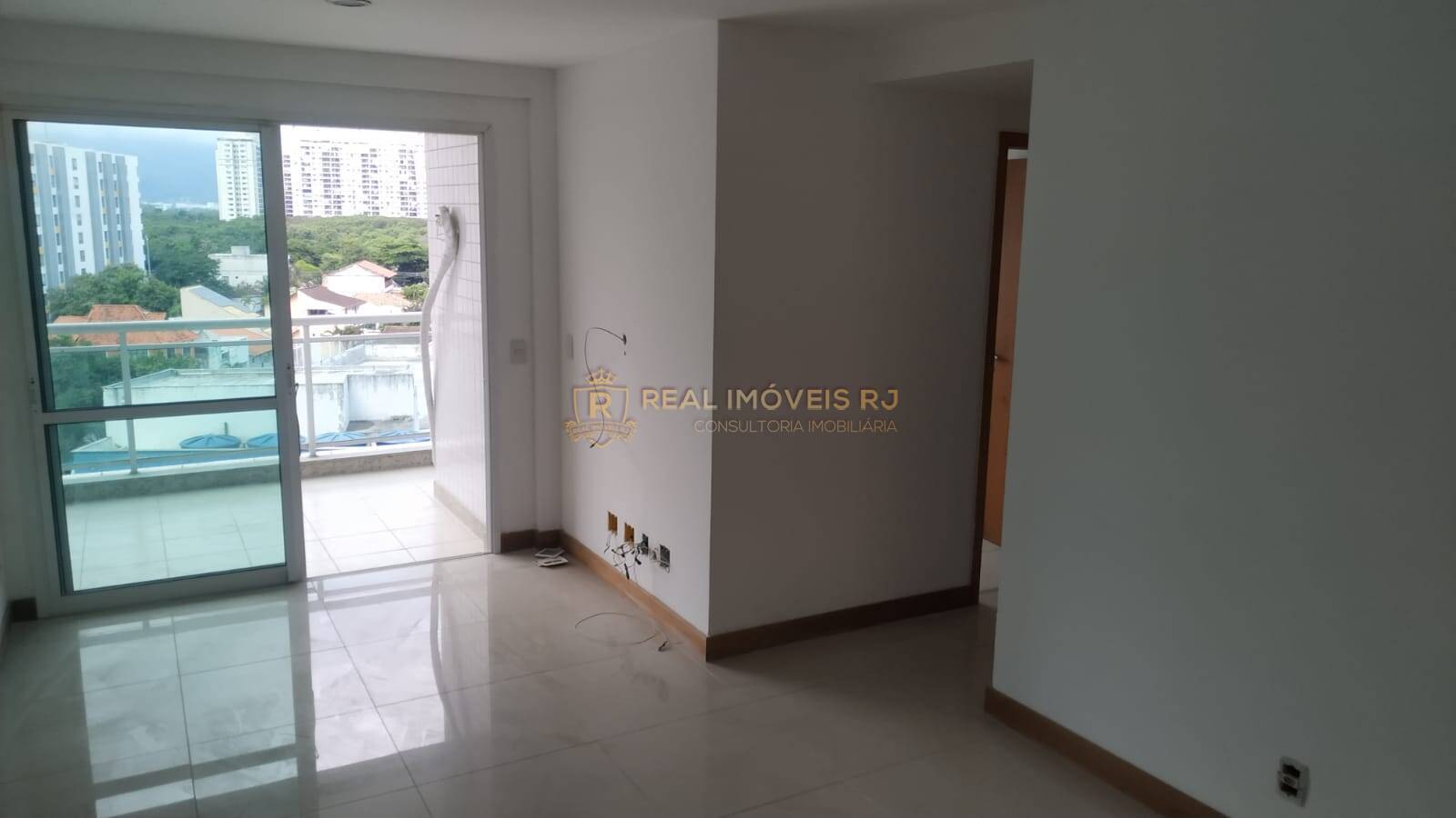 Apartamento à venda com 3 quartos, 72m² - Foto 2