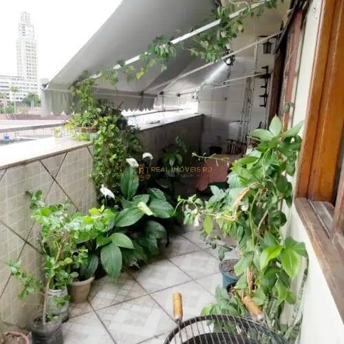 Cobertura à venda com 2 quartos, 71m² - Foto 1