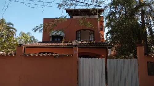 Casa, 4 quartos, 238 m² - Foto 1