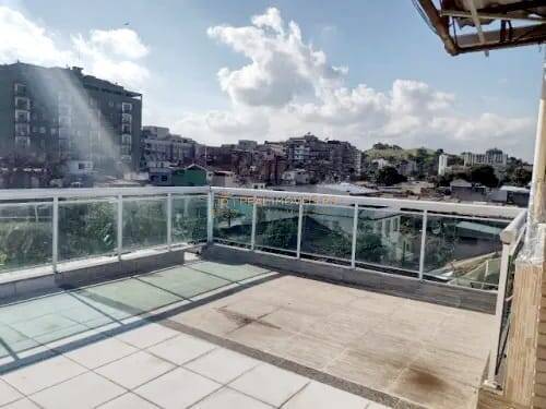 Casa à venda com 5 quartos, 200m² - Foto 1
