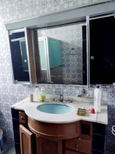 Casa à venda com 5 quartos, 200m² - Foto 18