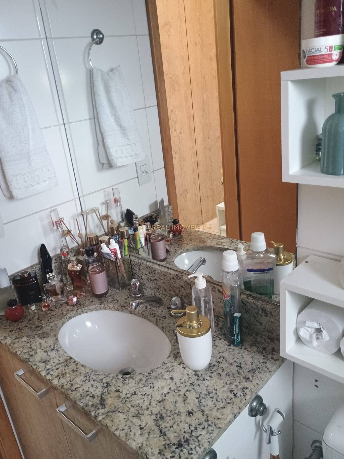 Apartamento à venda e aluguel com 2 quartos, 75m² - Foto 29