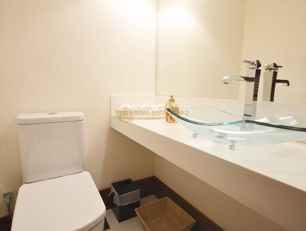 Apartamento para alugar com 4 quartos, 150m² - Foto 17
