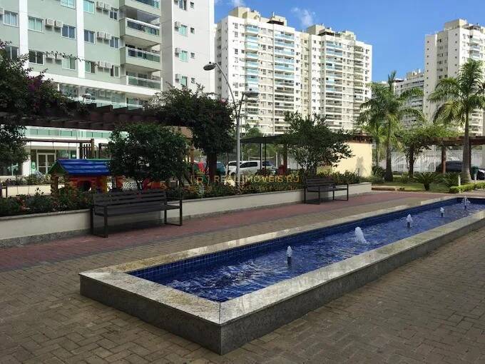 Apartamento à venda com 2 quartos, 78m² - Foto 3