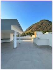 Casa à venda com 3 quartos, 250m² - Foto 2