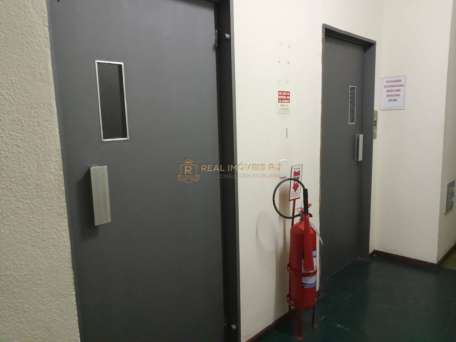 Apartamento à venda com 2 quartos, 71m² - Foto 27