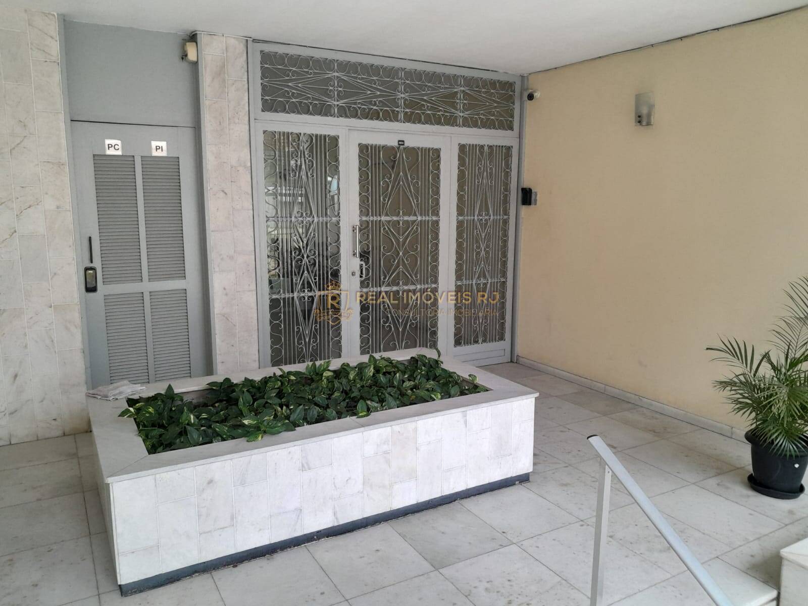 Apartamento à venda com 2 quartos, 71m² - Foto 28