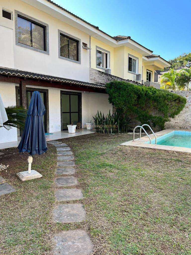 Casa para alugar com 3 quartos, 200m² - Foto 1