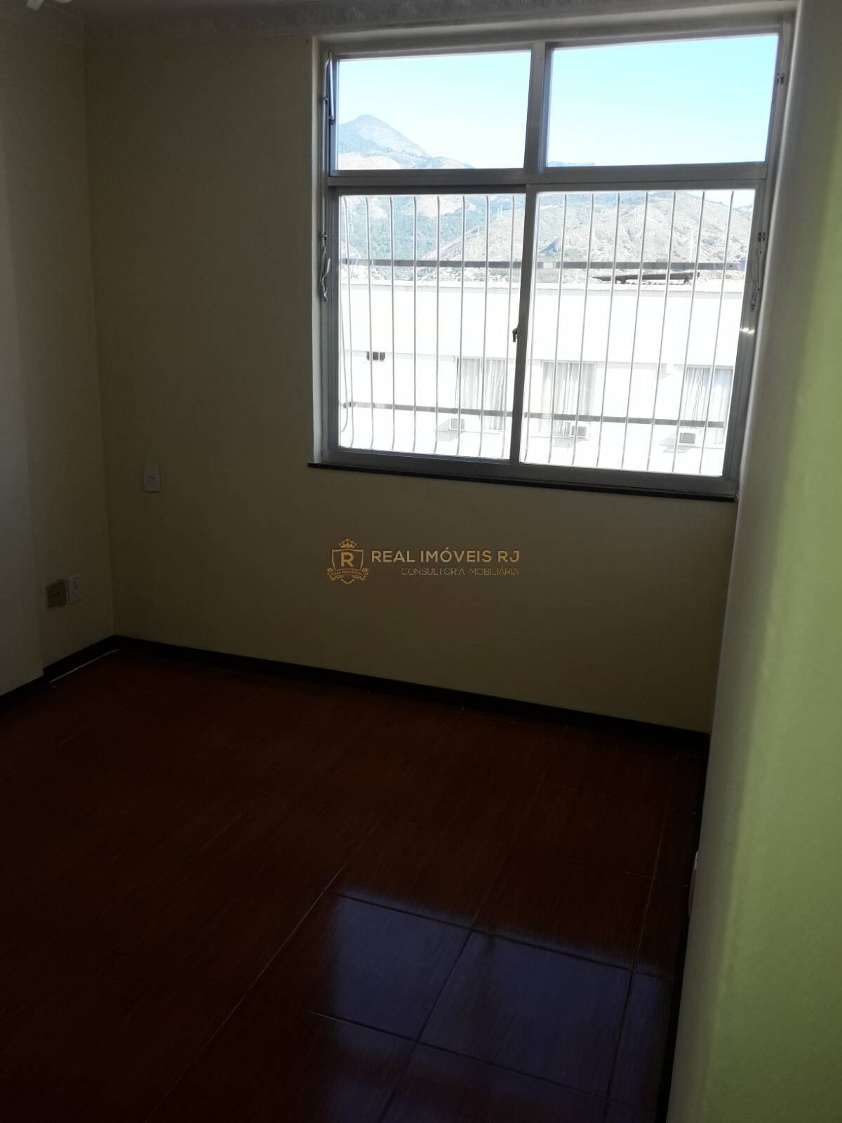 Apartamento à venda com 2 quartos, 64m² - Foto 2