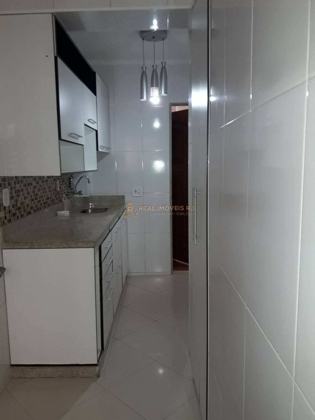 Apartamento à venda com 2 quartos, 64m² - Foto 3