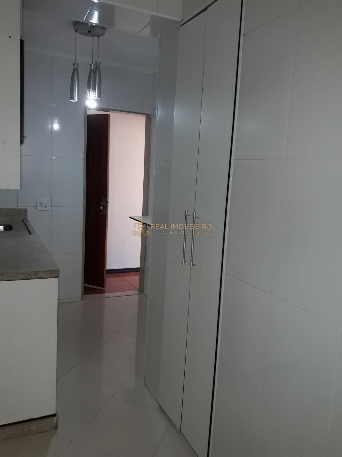 Apartamento à venda com 2 quartos, 64m² - Foto 4
