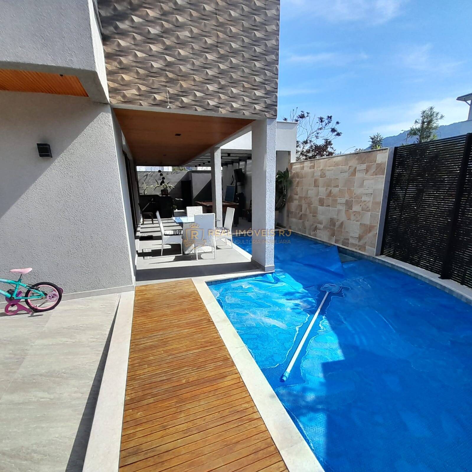 Casa à venda com 3 quartos, 420m² - Foto 4